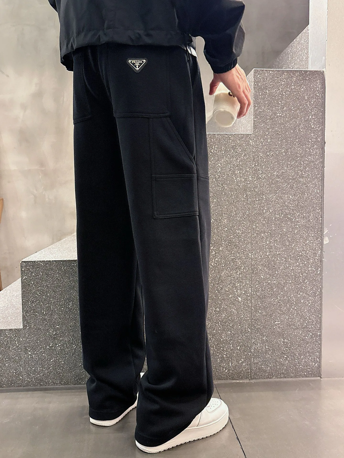 Men's Trousers PRADA 18399256
