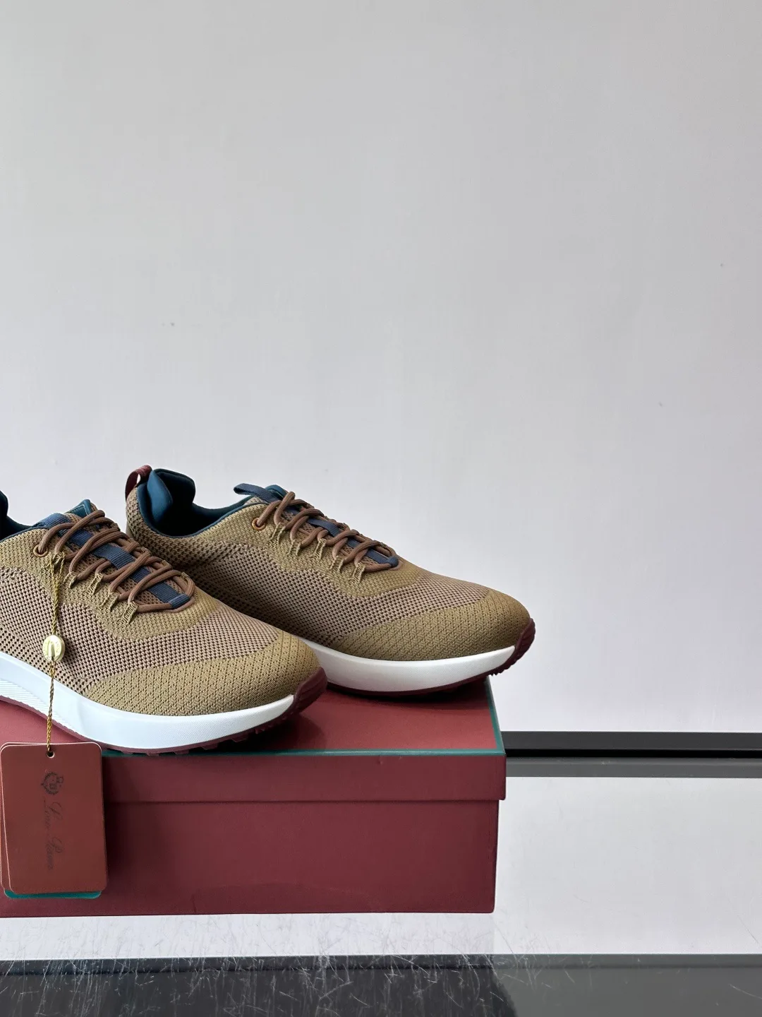 Men's Sneakers LORO PIANA 18265116