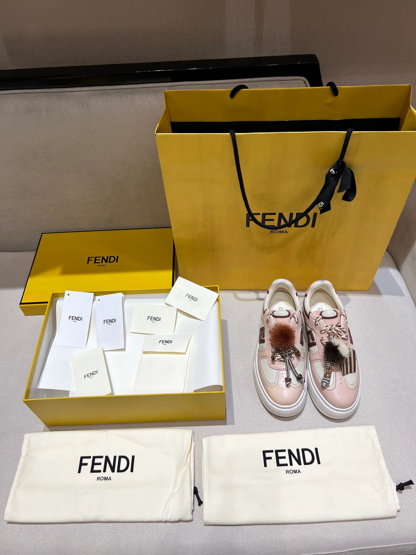 Women's Sneakers FENDI 18020651