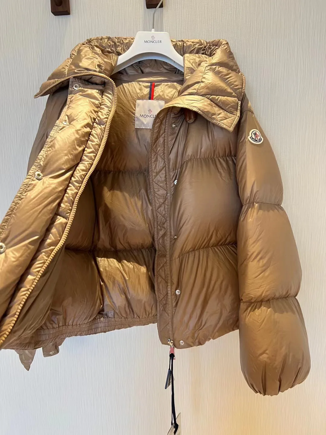 Women's Jackets And Down Jackets MONCLER 18130182