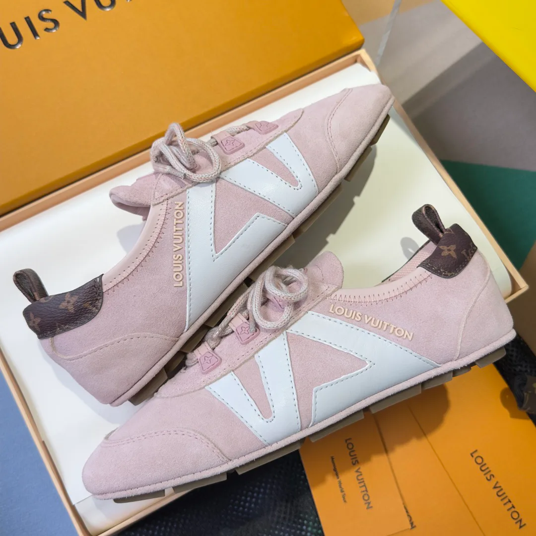 Women's Sneakers LOUIS VUITTON 17780687