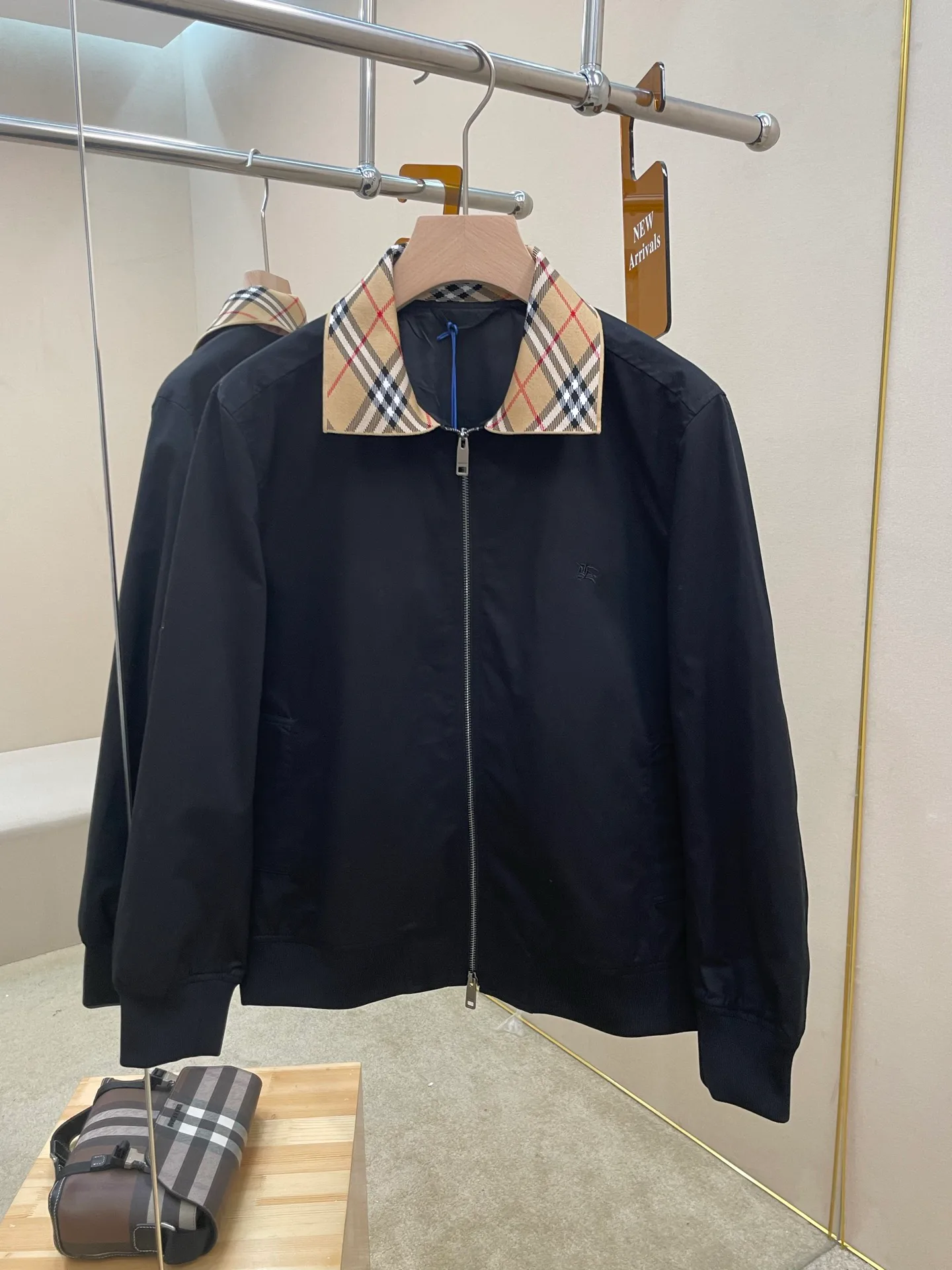 Men's Jackets And Down Jackets BURBERRY 18052747