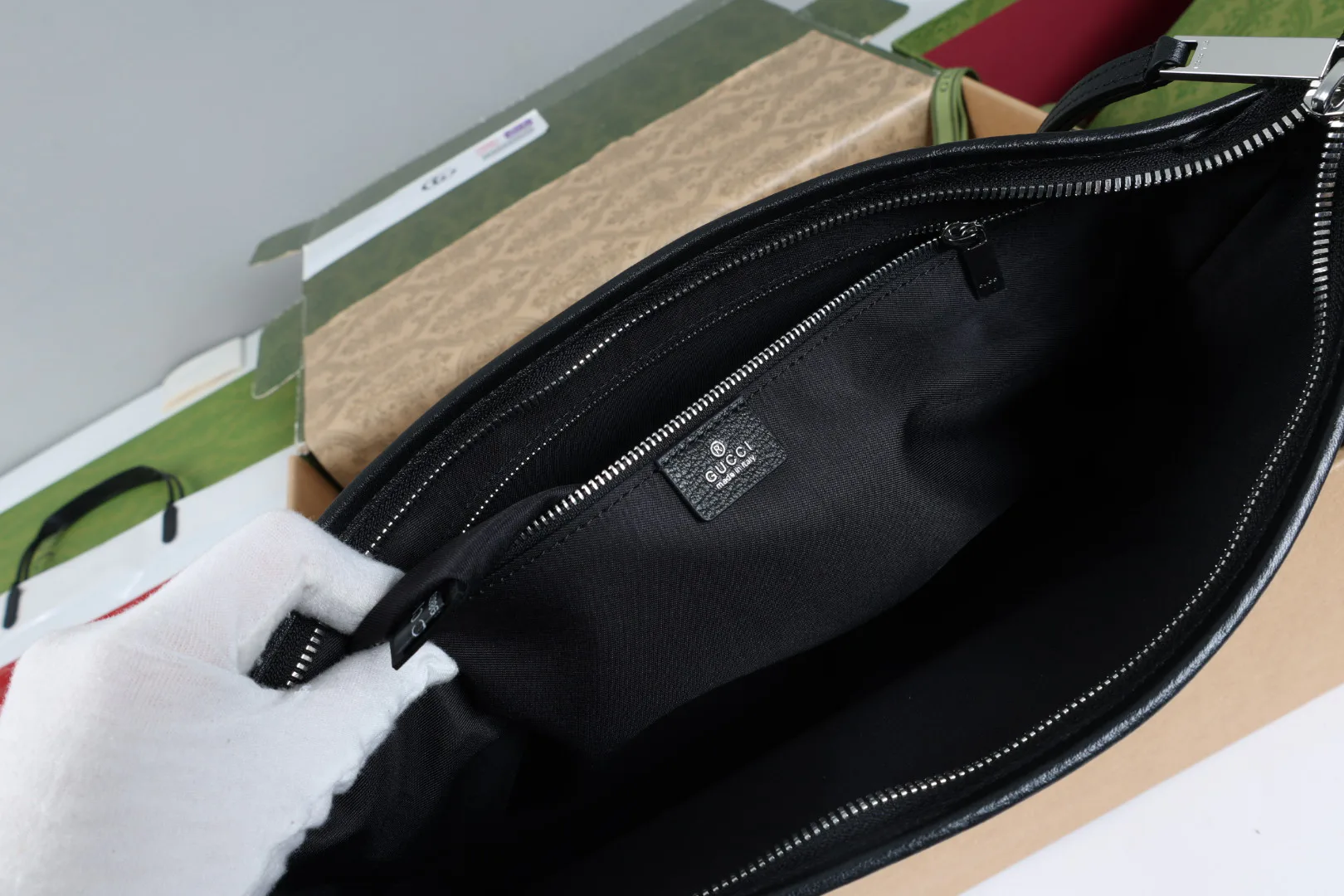 Women's Classic Handbags GUCCI 17947838