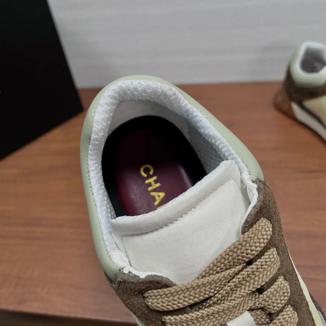 Women's Sneakers CHANEL 18000599