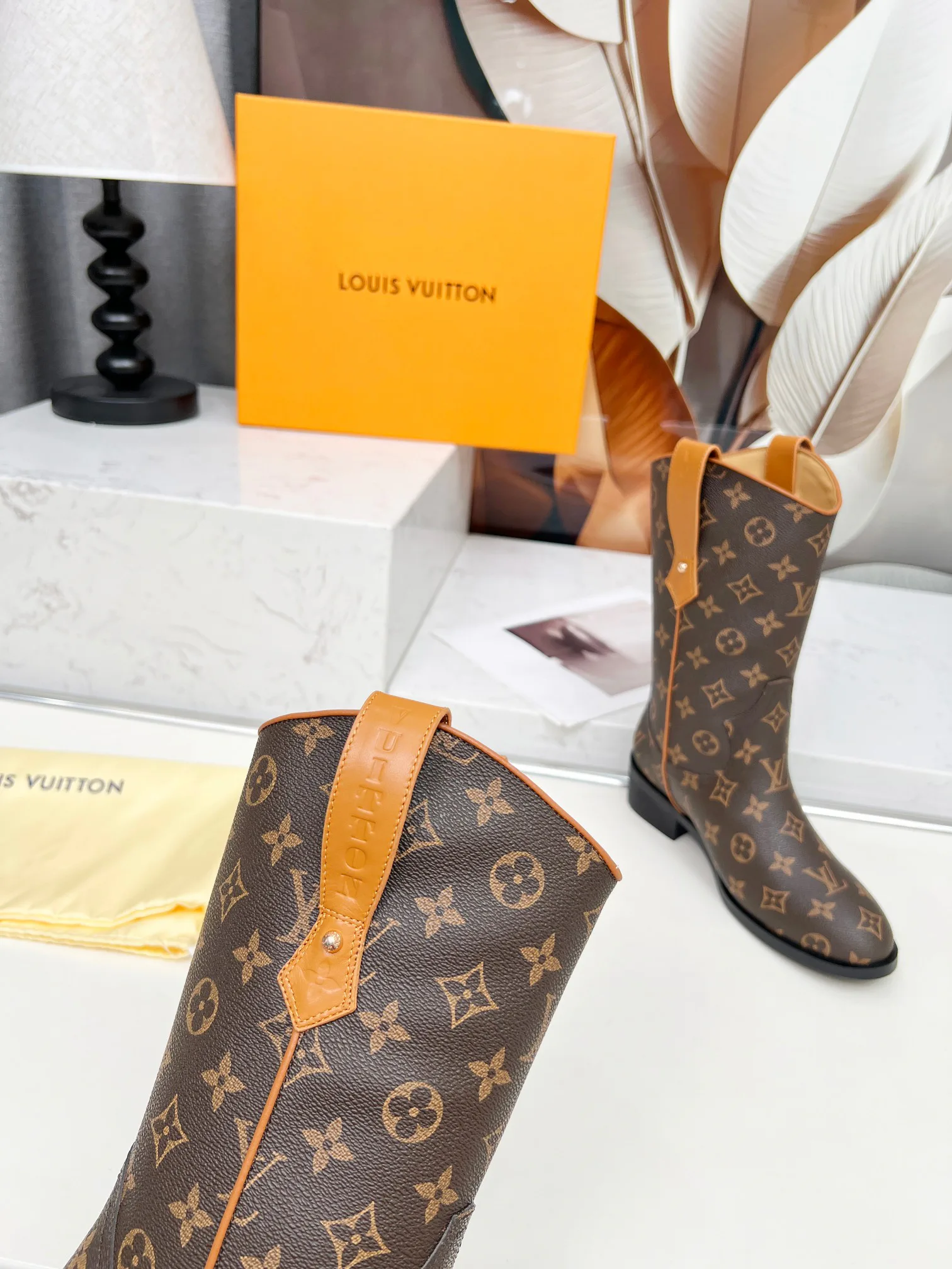 Women's Ankle Boots LOUIS VUITTON 17948506