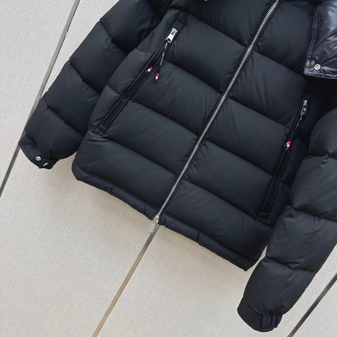 Women's Jackets And Down Jackets MONCLER 18489458