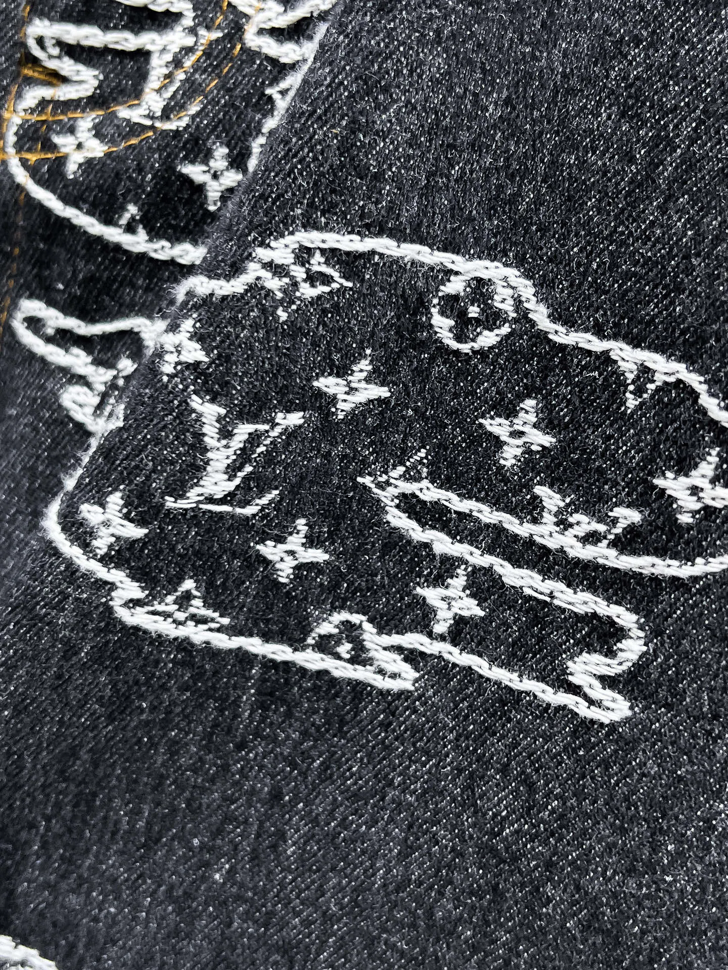 Men's Jeans LOUIS VUITTON 18499665
