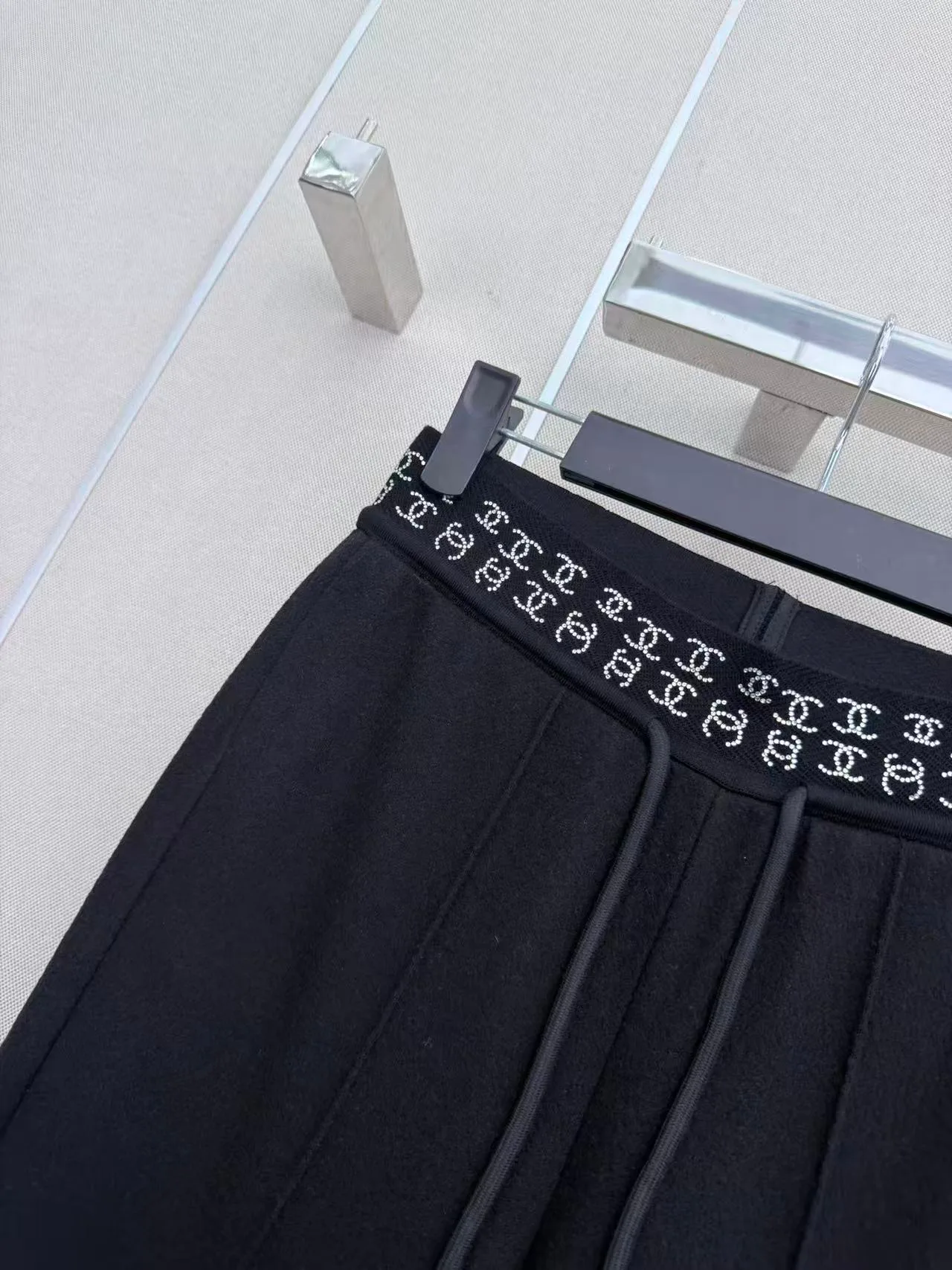 Women's Trousers CHANEL 18108481