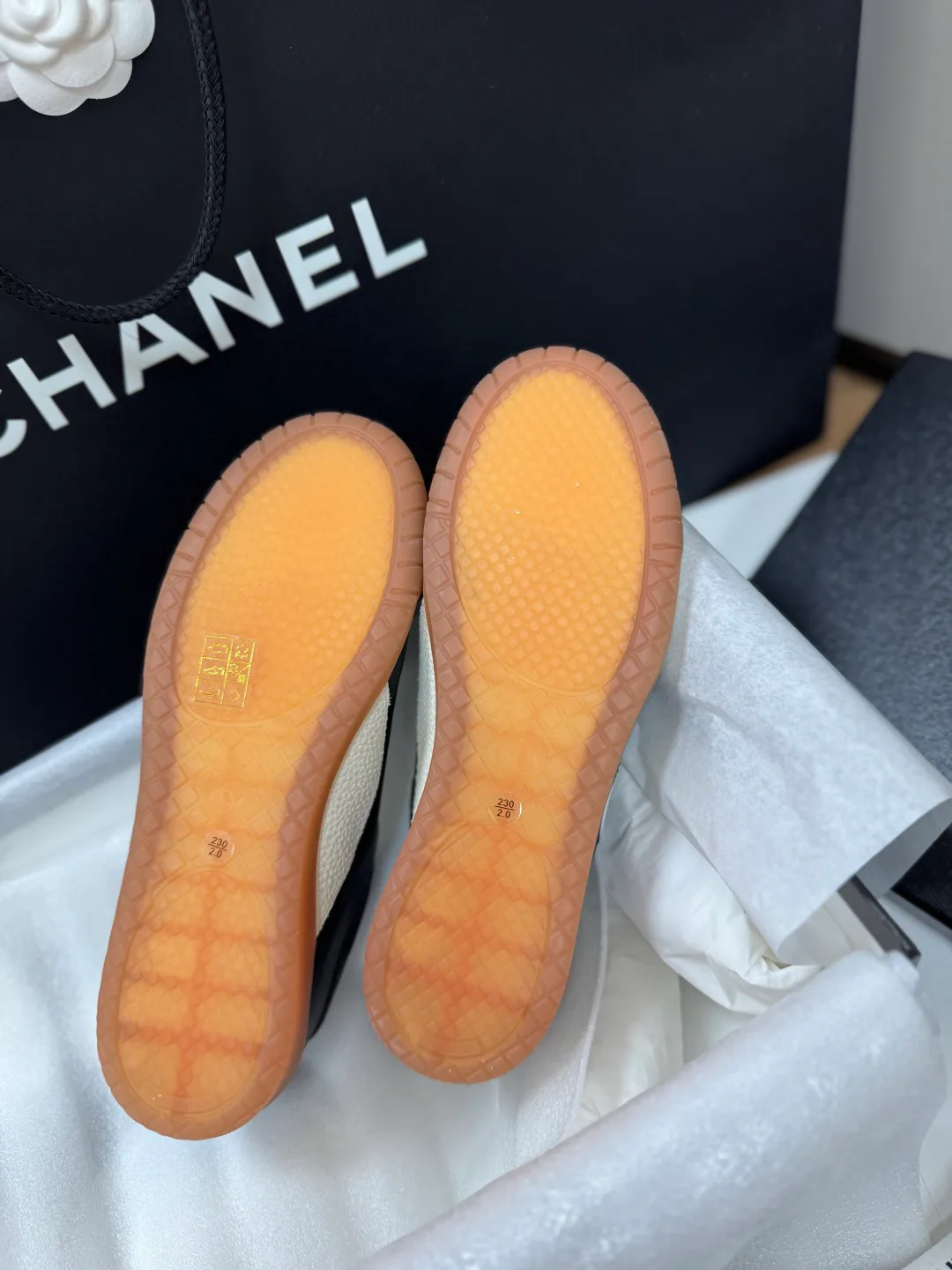 Women's Sneakers CHANEL 18223892