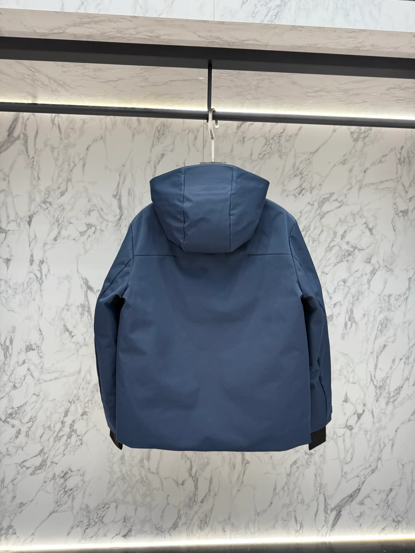 Men's Jackets And Down Jackets MONCLER 18480895