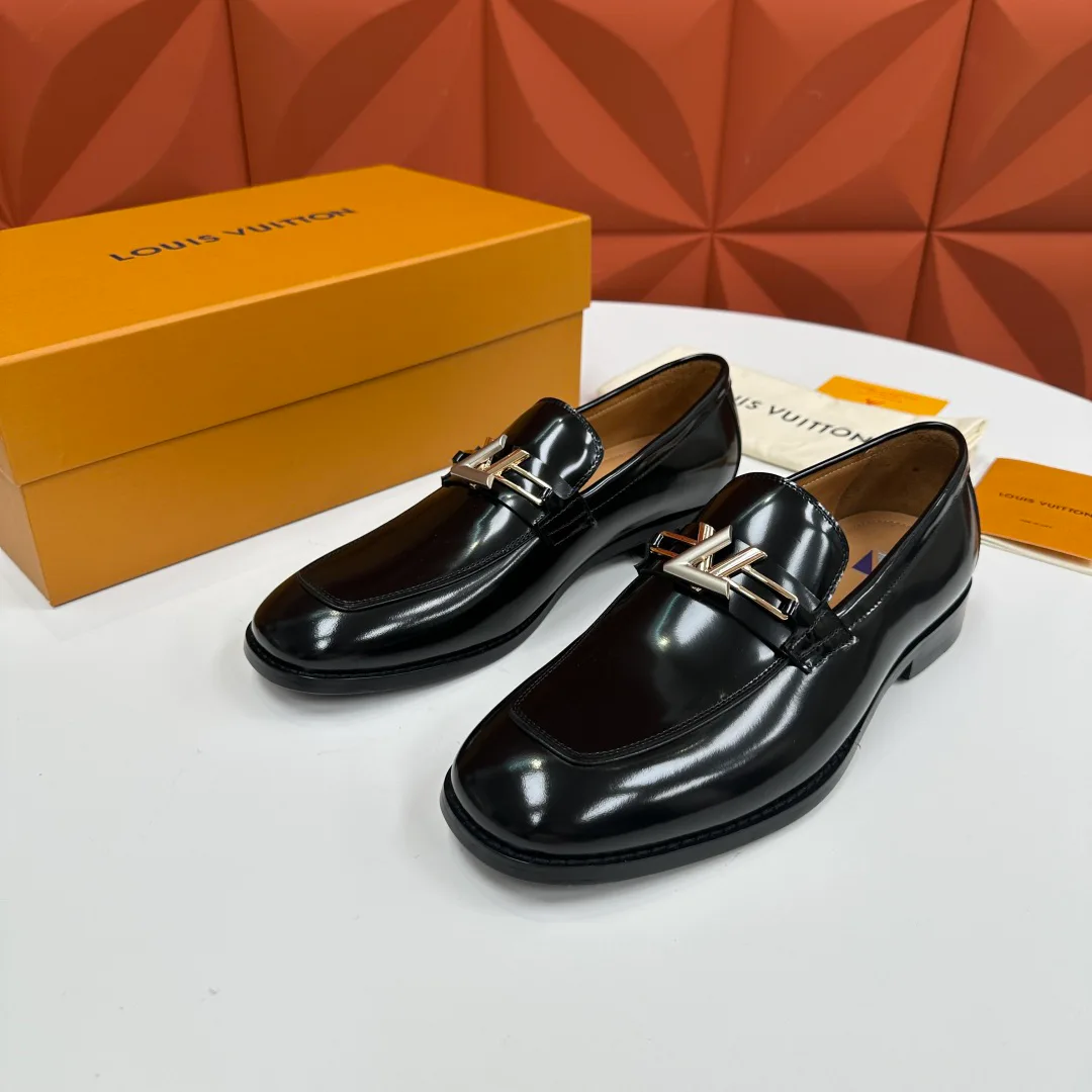 Men's Loafers And Dress Shoes LOUIS VUITTON 18194018