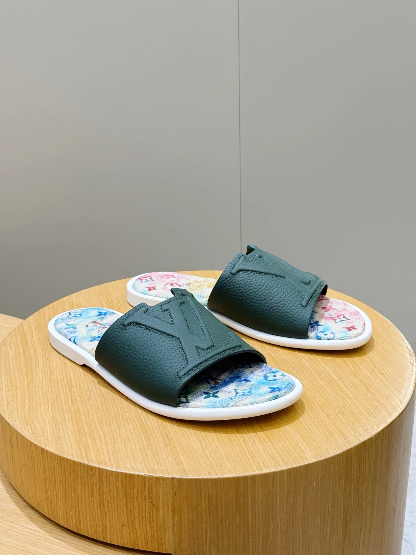 Men's Flip-Flops LOUIS VUITTON 17342962