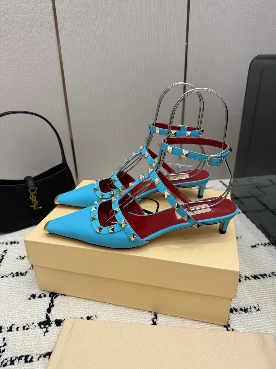 Women's Open-Toe Sandals VALENTINO 17594507