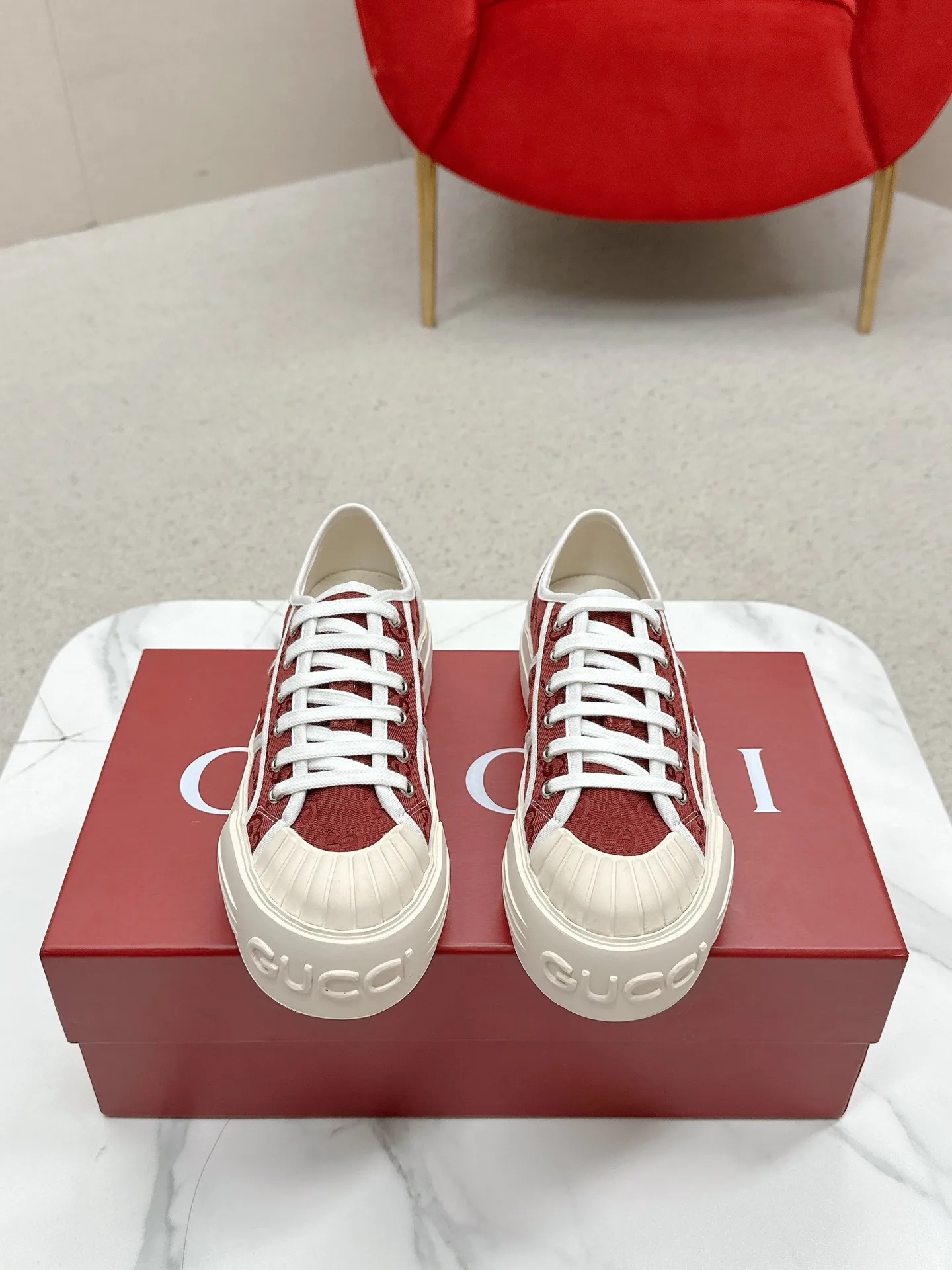 Women's Sneakers GUCCI 17746027