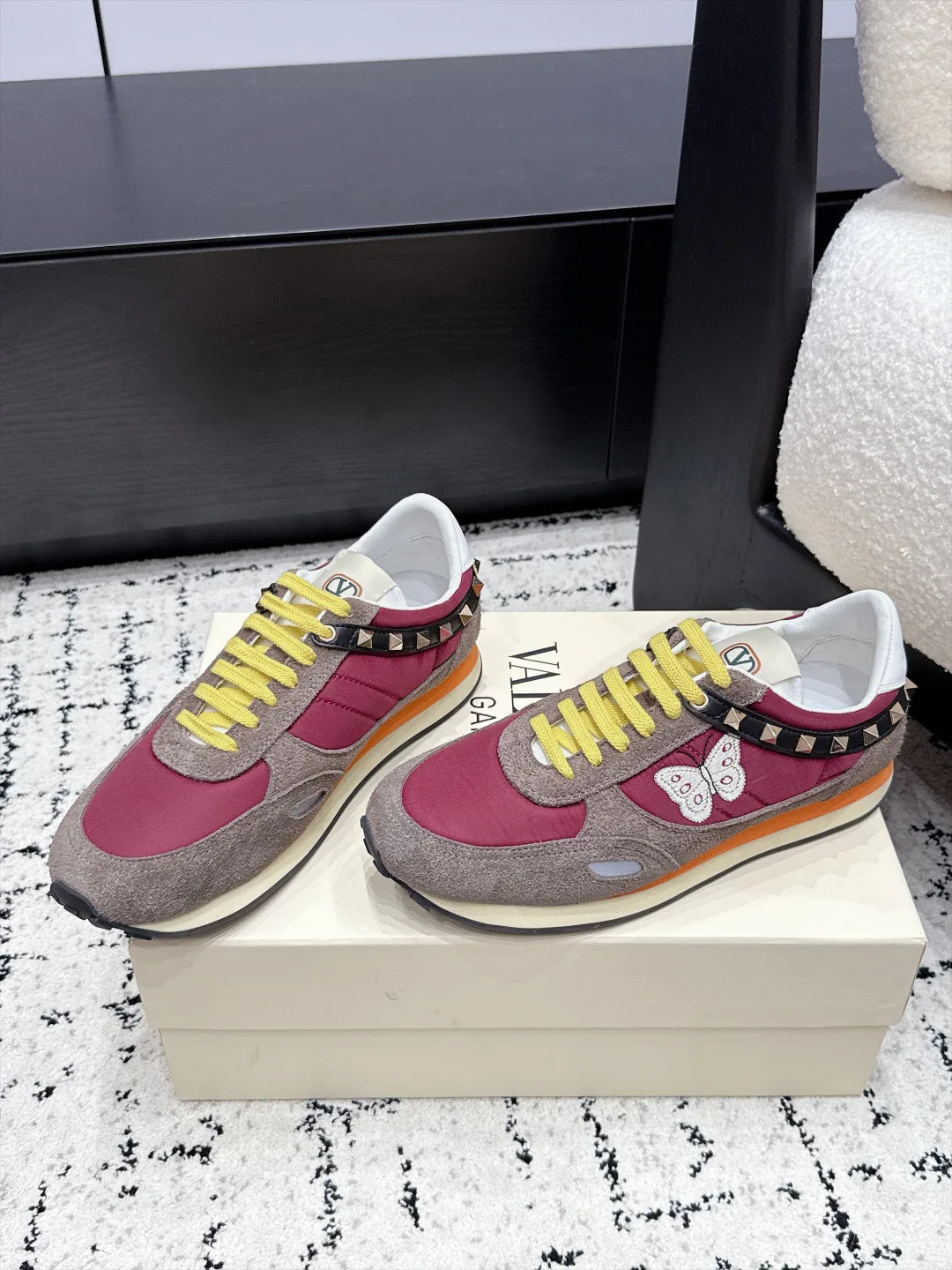 Women's Sneakers VALENTINO 17881050