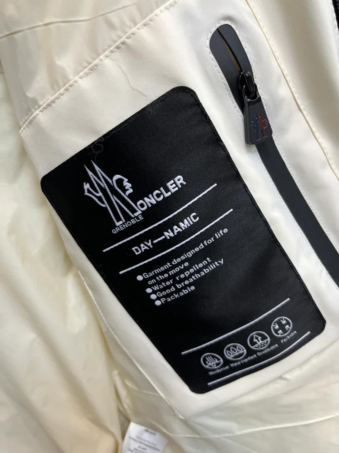 Куртки И Пуховики Мужские Moncler 18659510
