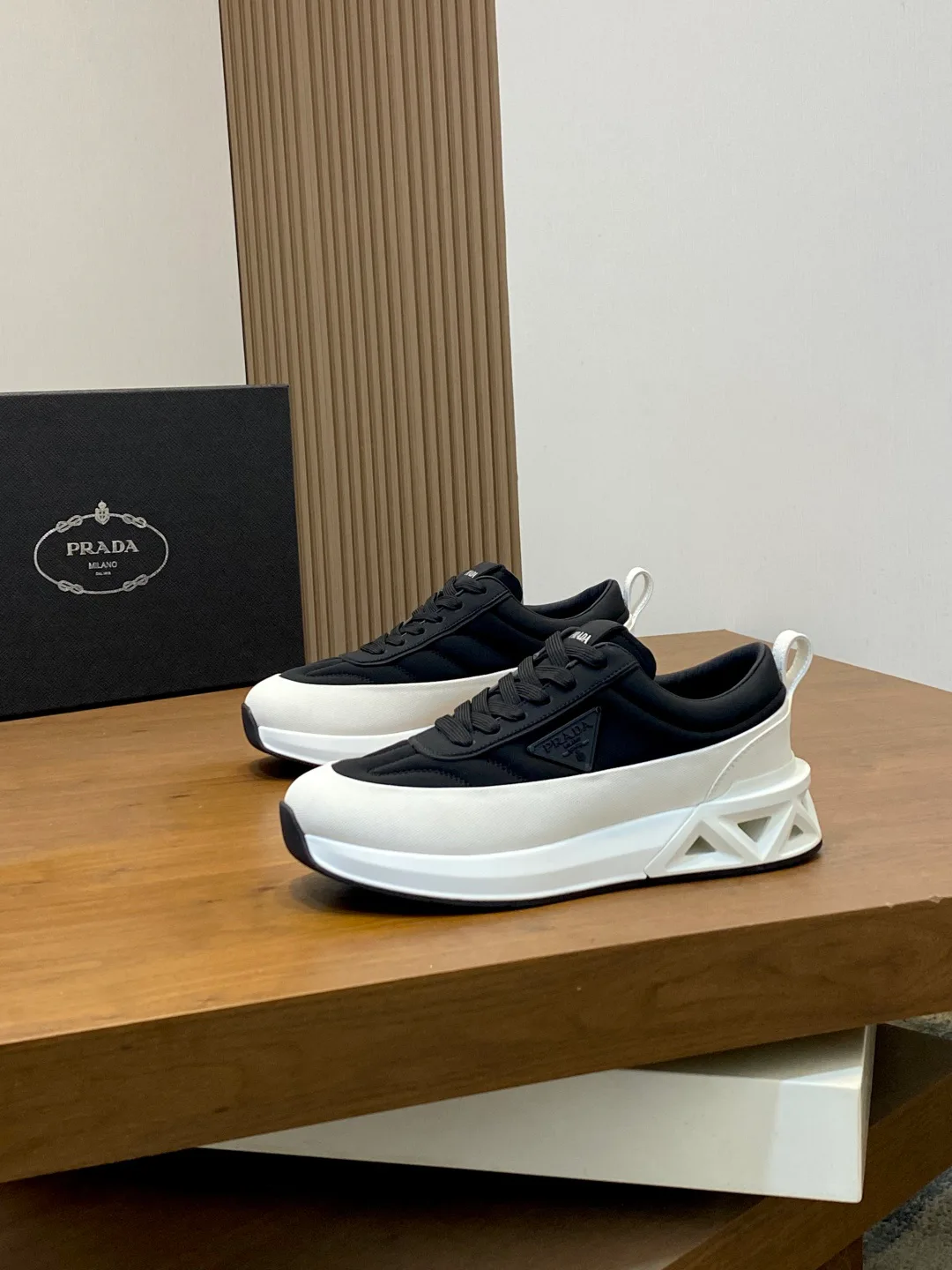 Men's Sneakers PRADA 18116617