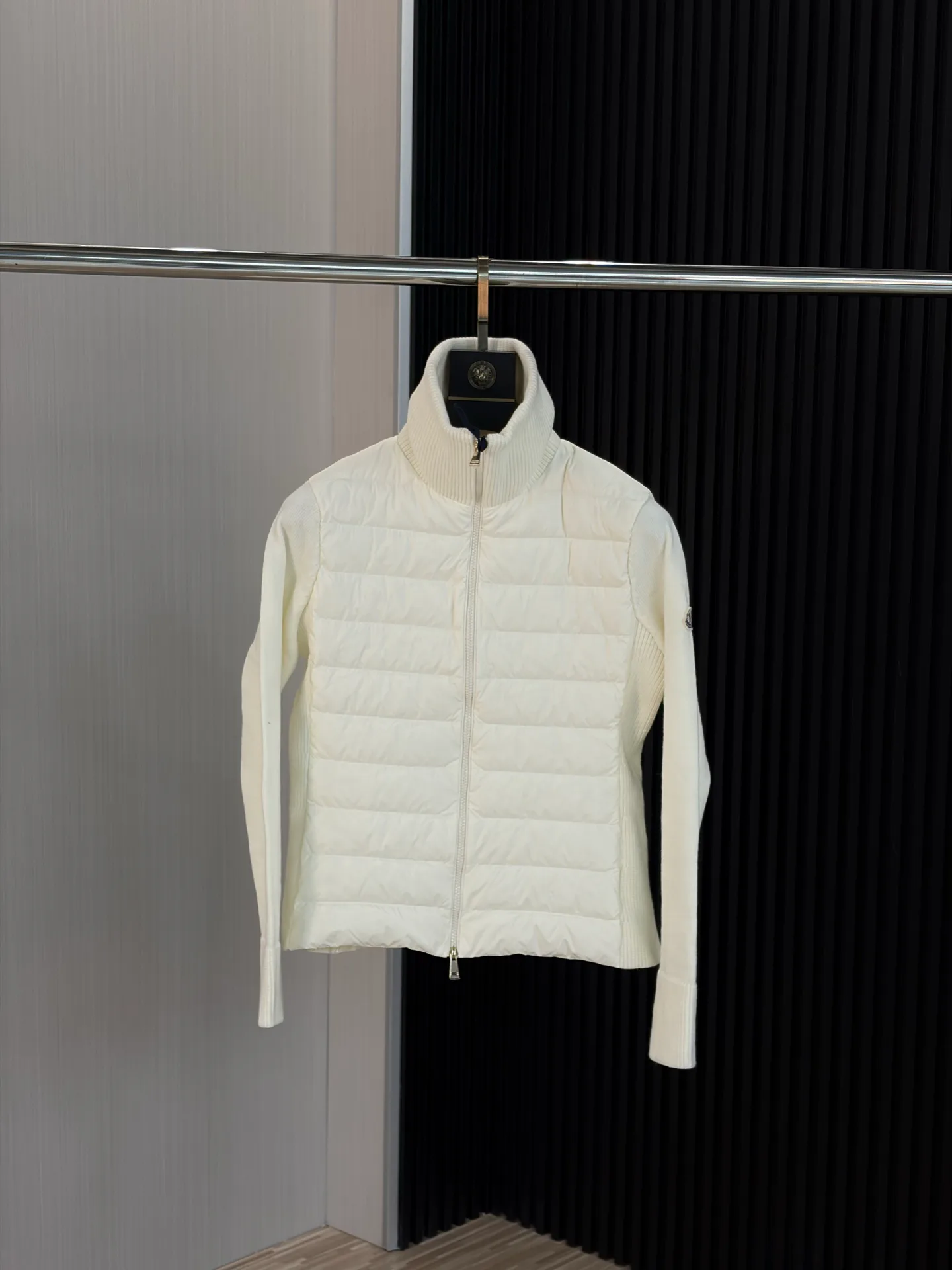 Куртки И Пуховики Женские Moncler 18600017