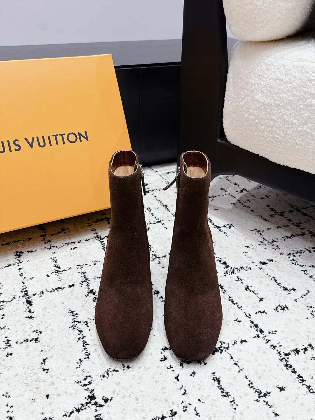 Women's Booties LOUIS VUITTON 18454407