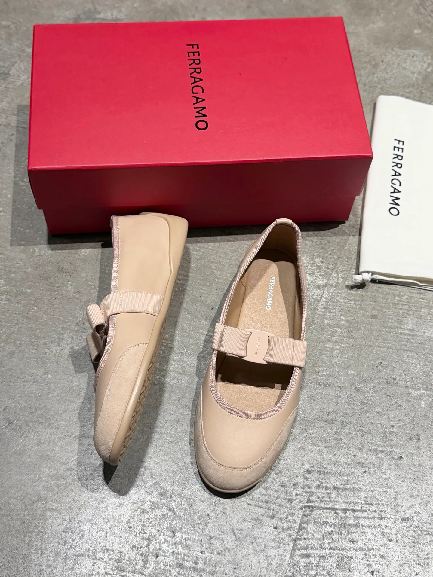 Women's Ballet Flats SALVATORE FERRAGAMO 18357228