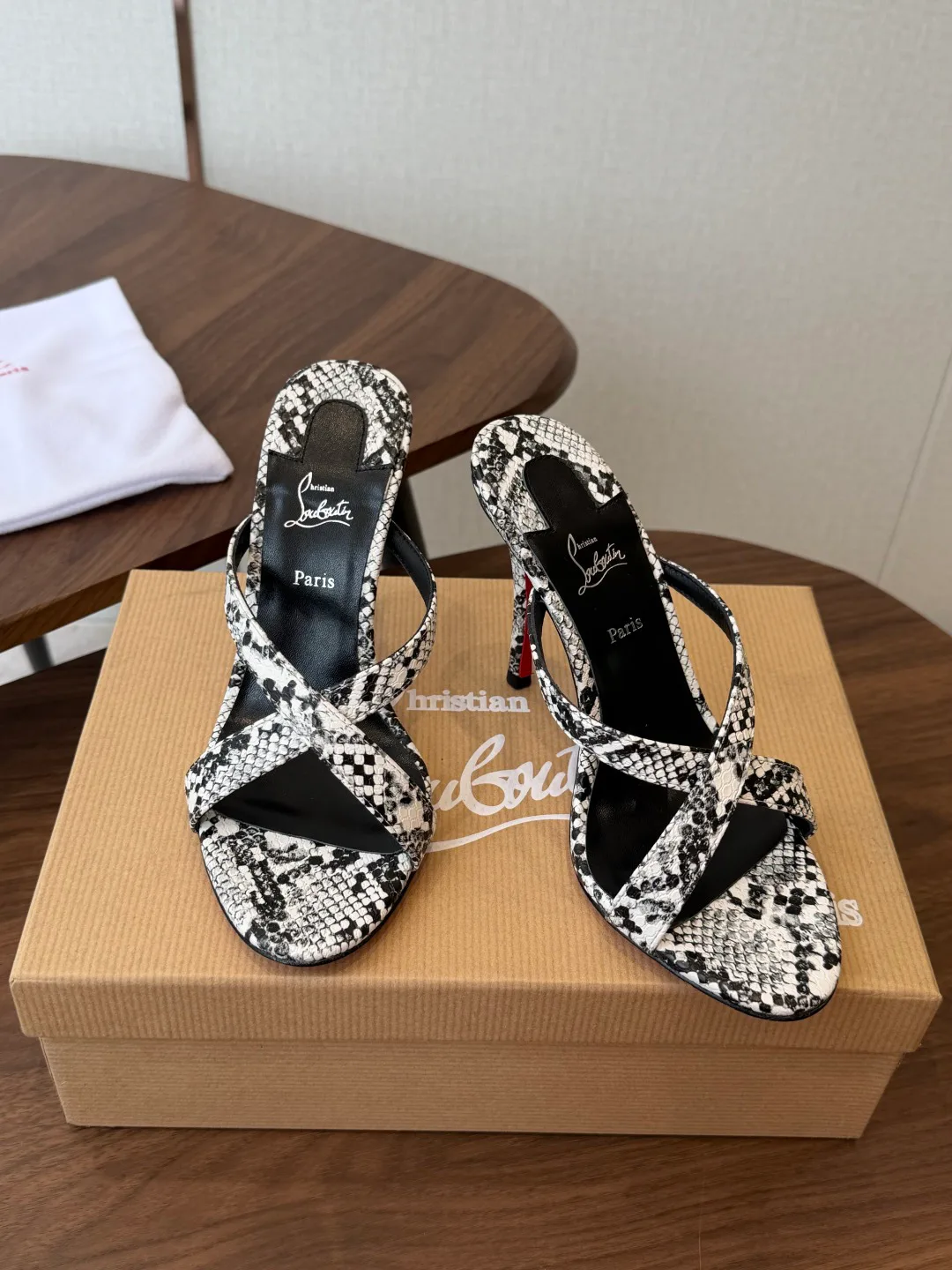 Women's Open-Toe Sandals CHRISTIAN LOUBOUTIN 18183080