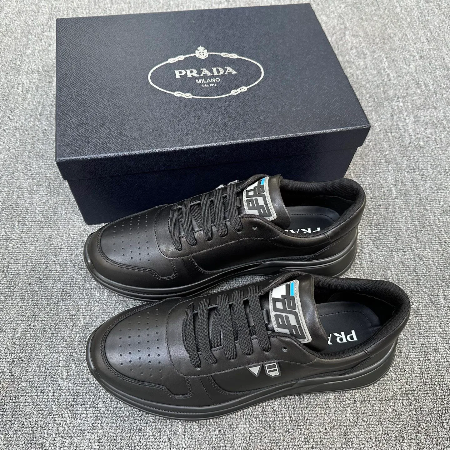 Men's Sneakers PRADA 18076339