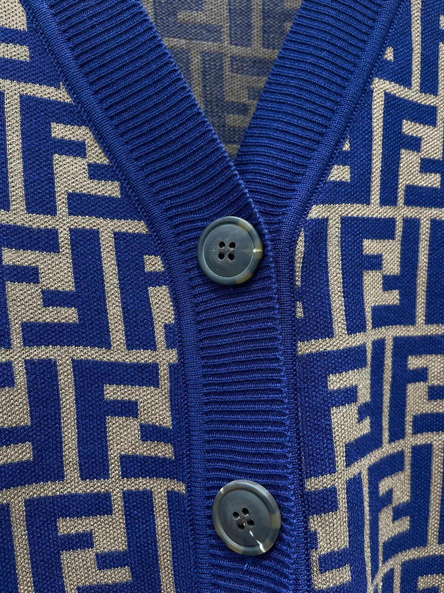 Women's Jumpers And Sweaters FENDI 18211653