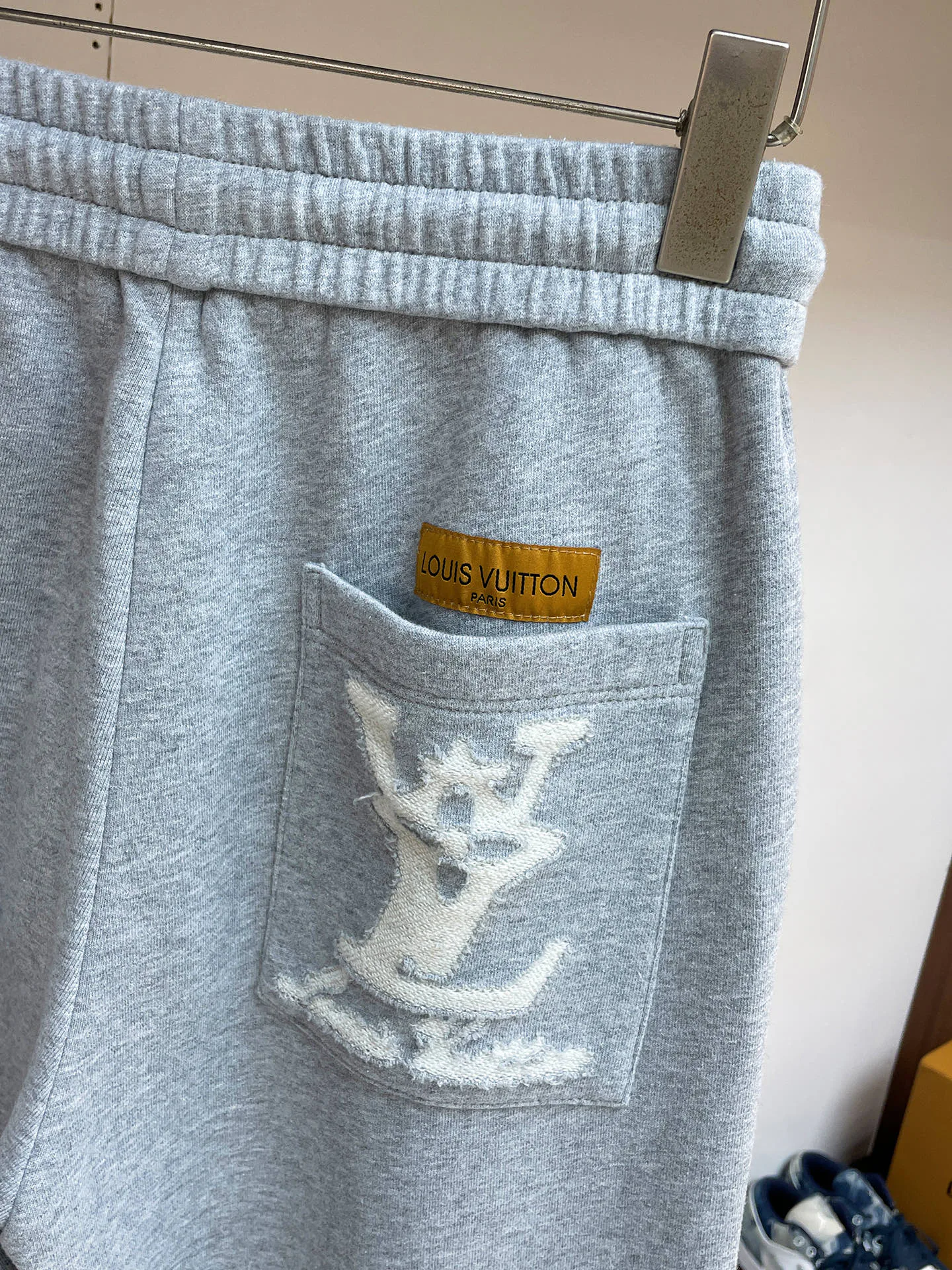 Men's Trousers LOUIS VUITTON 18499568