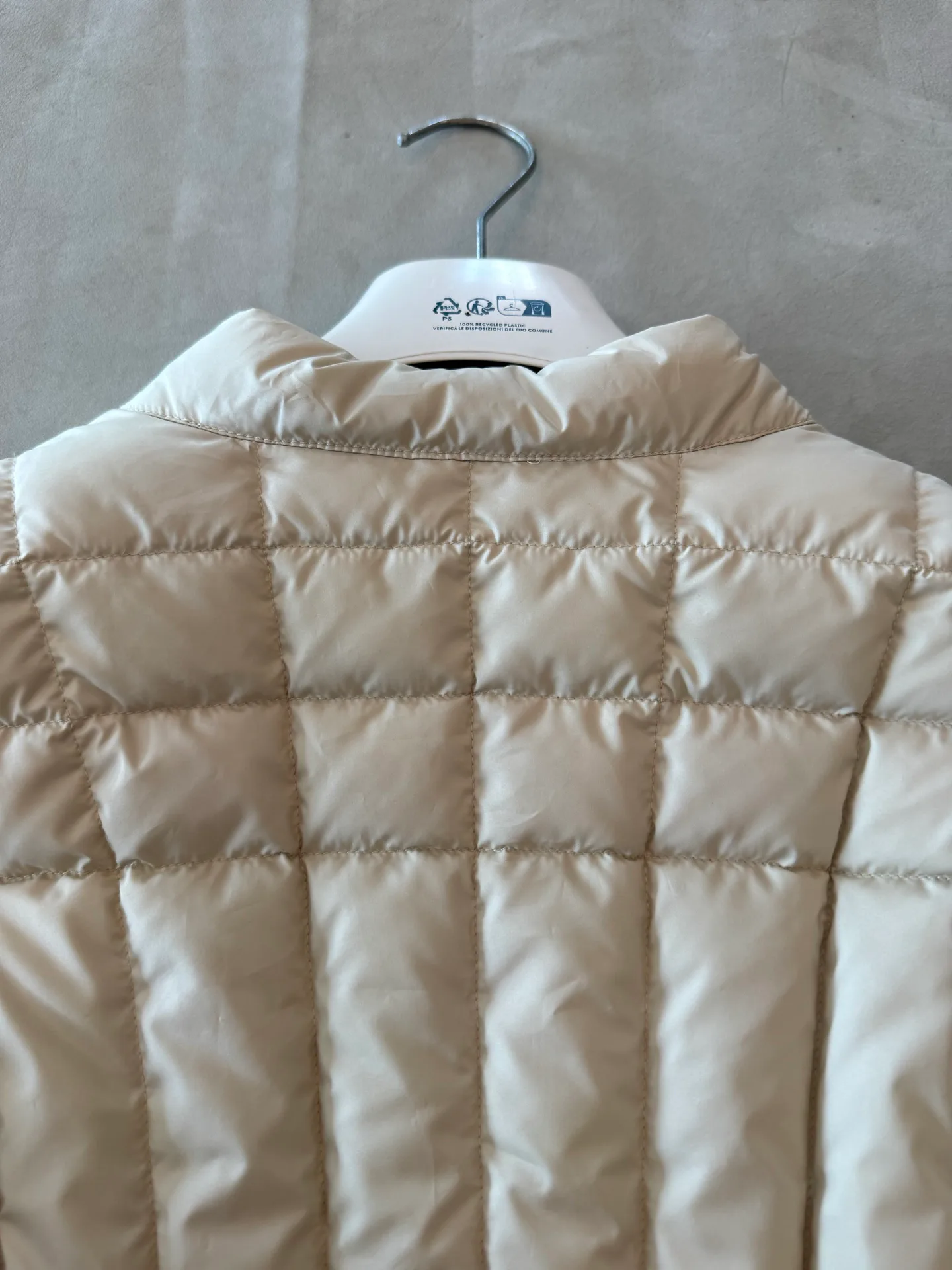 Women's Jackets And Down Jackets MONCLER 18491949