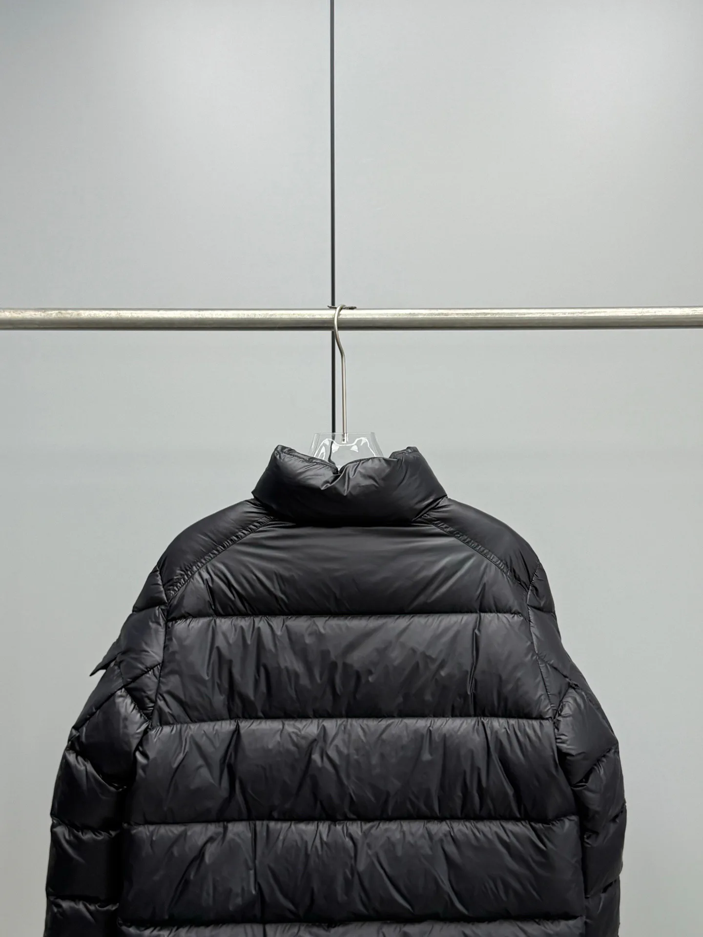 Women's Jackets And Down Jackets MONCLER 18048192