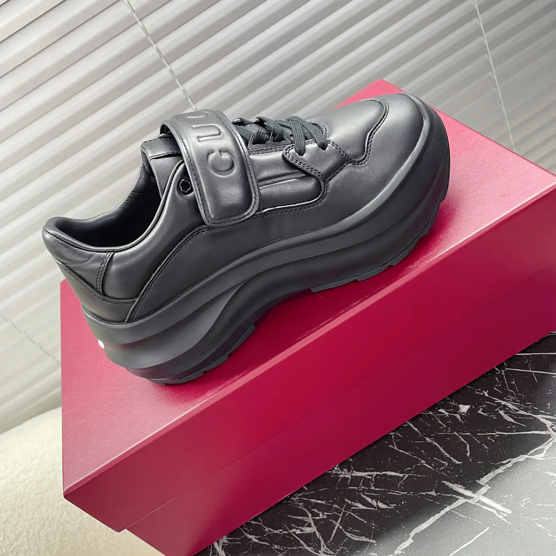 Women's Sneakers GUCCI 17852013