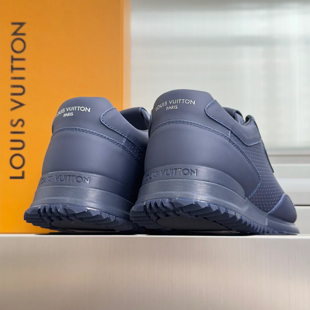 Men's Sneakers LOUIS VUITTON 17950788