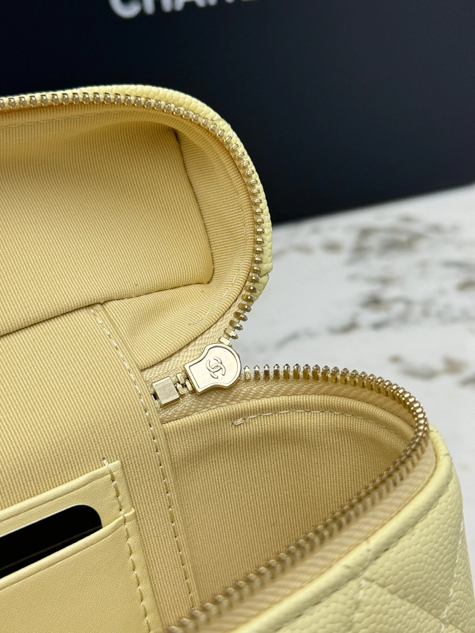 Women's Classic Handbags CHANEL 17949109