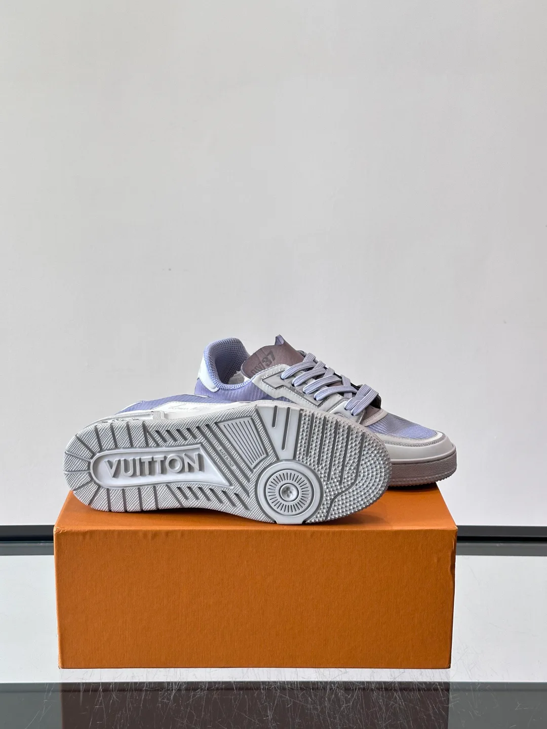 Men's Sneakers LOUIS VUITTON 17349438
