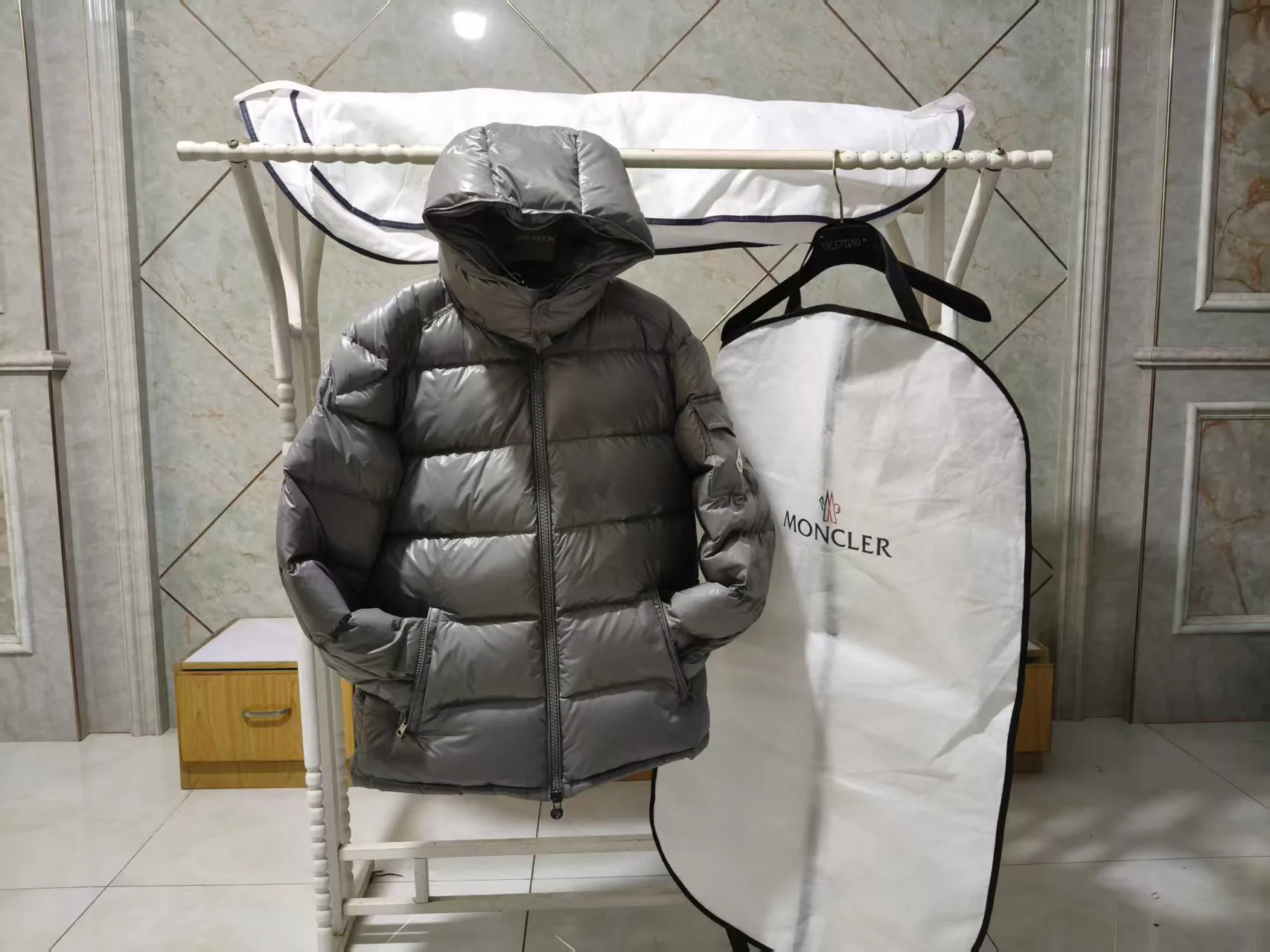 Women's Jackets And Down Jackets MONCLER 17964627