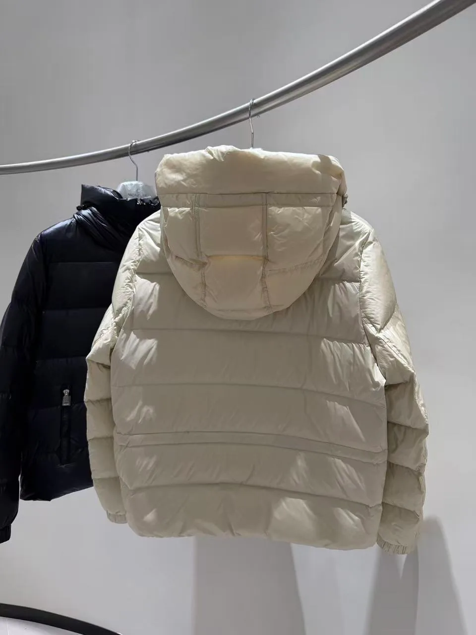 Women's Jackets And Down Jackets MONCLER 18184483