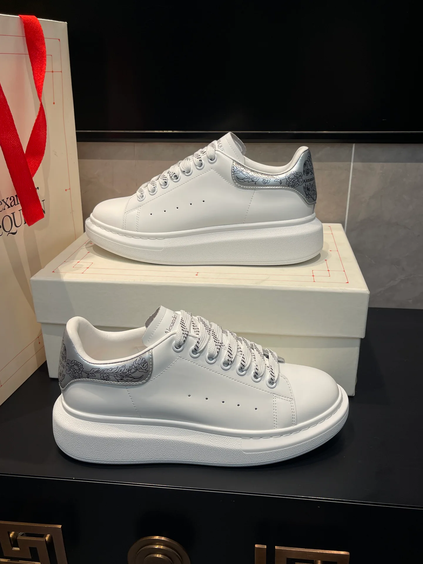 Women's Sneakers ALEXANDER MCQUEEN 18363933