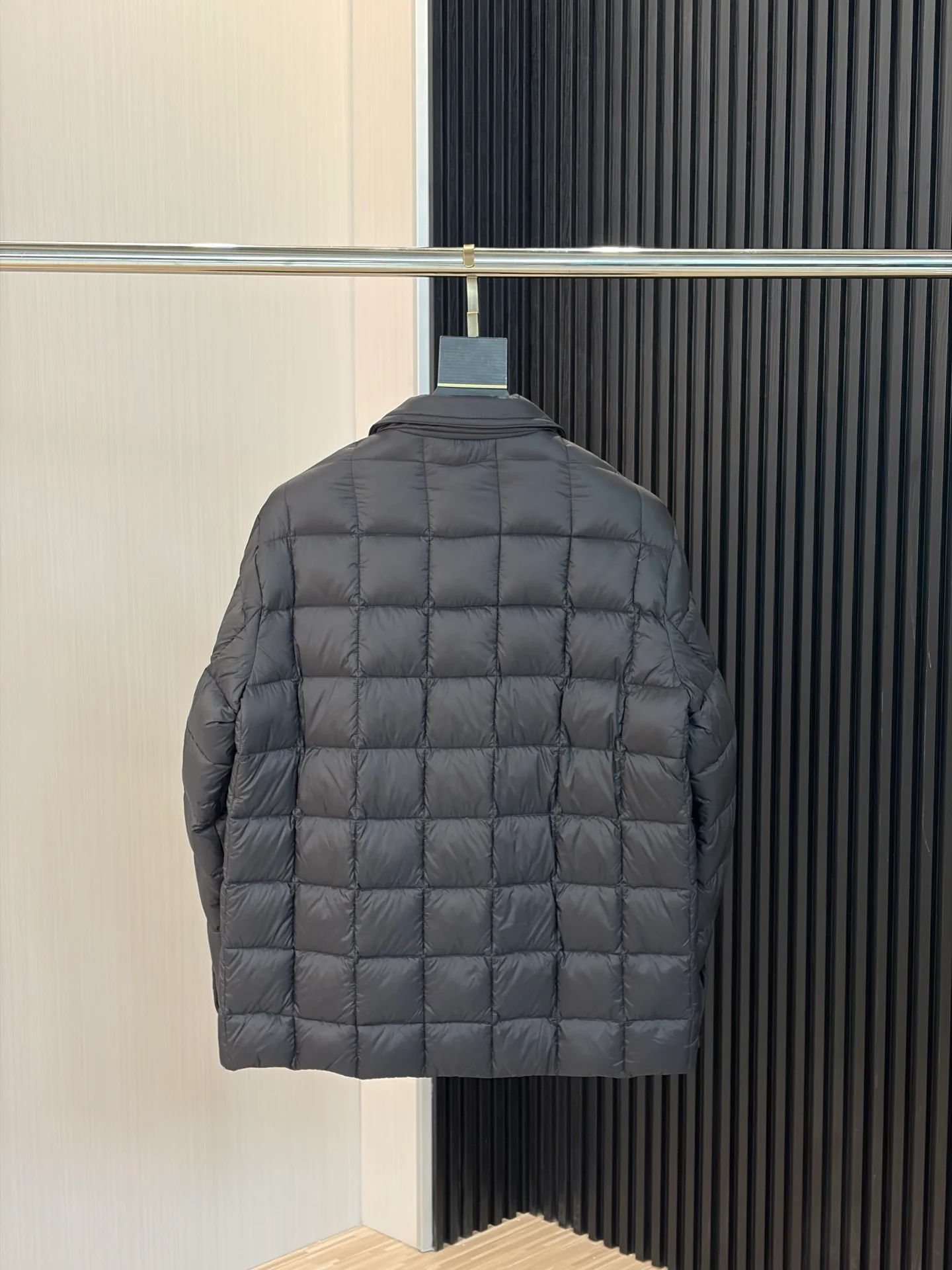 Women's Jackets And Down Jackets MONCLER 17868385