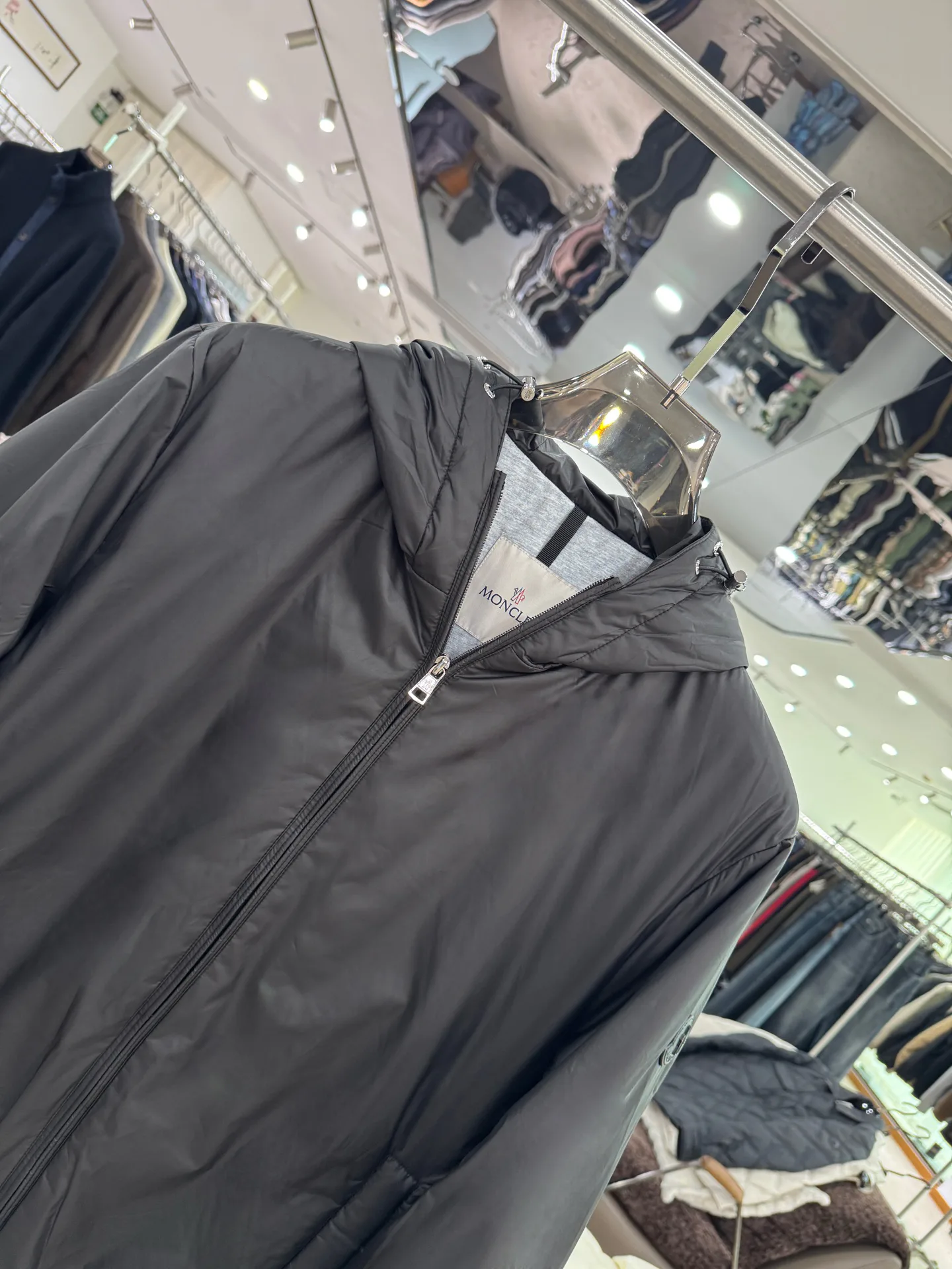 Men's Jackets And Down Jackets MONCLER 18084260