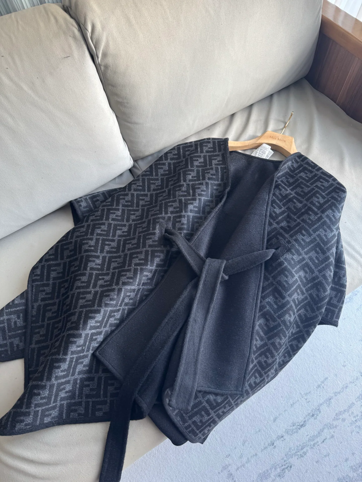 Women's Coats FENDI 18361622