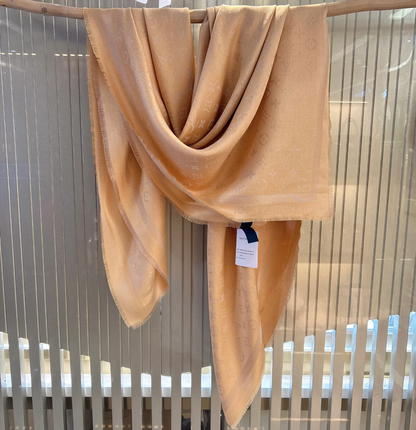 Scarves LOUIS VUITTON 18267553