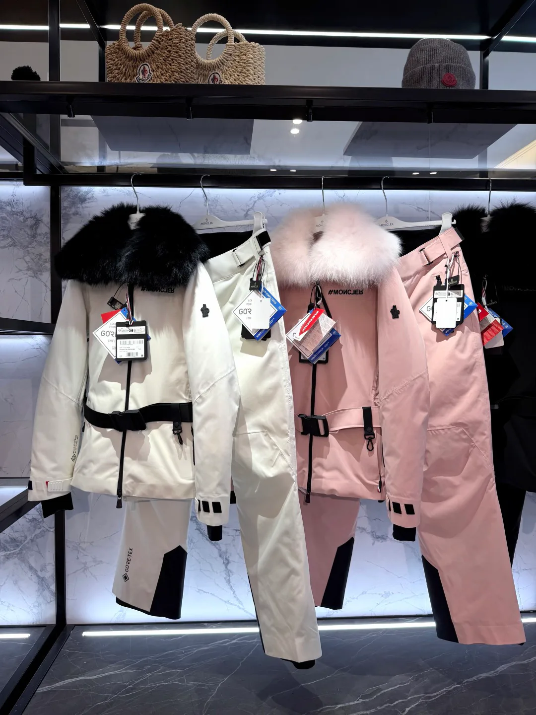 Women's Jackets And Down Jackets MONCLER 18133608