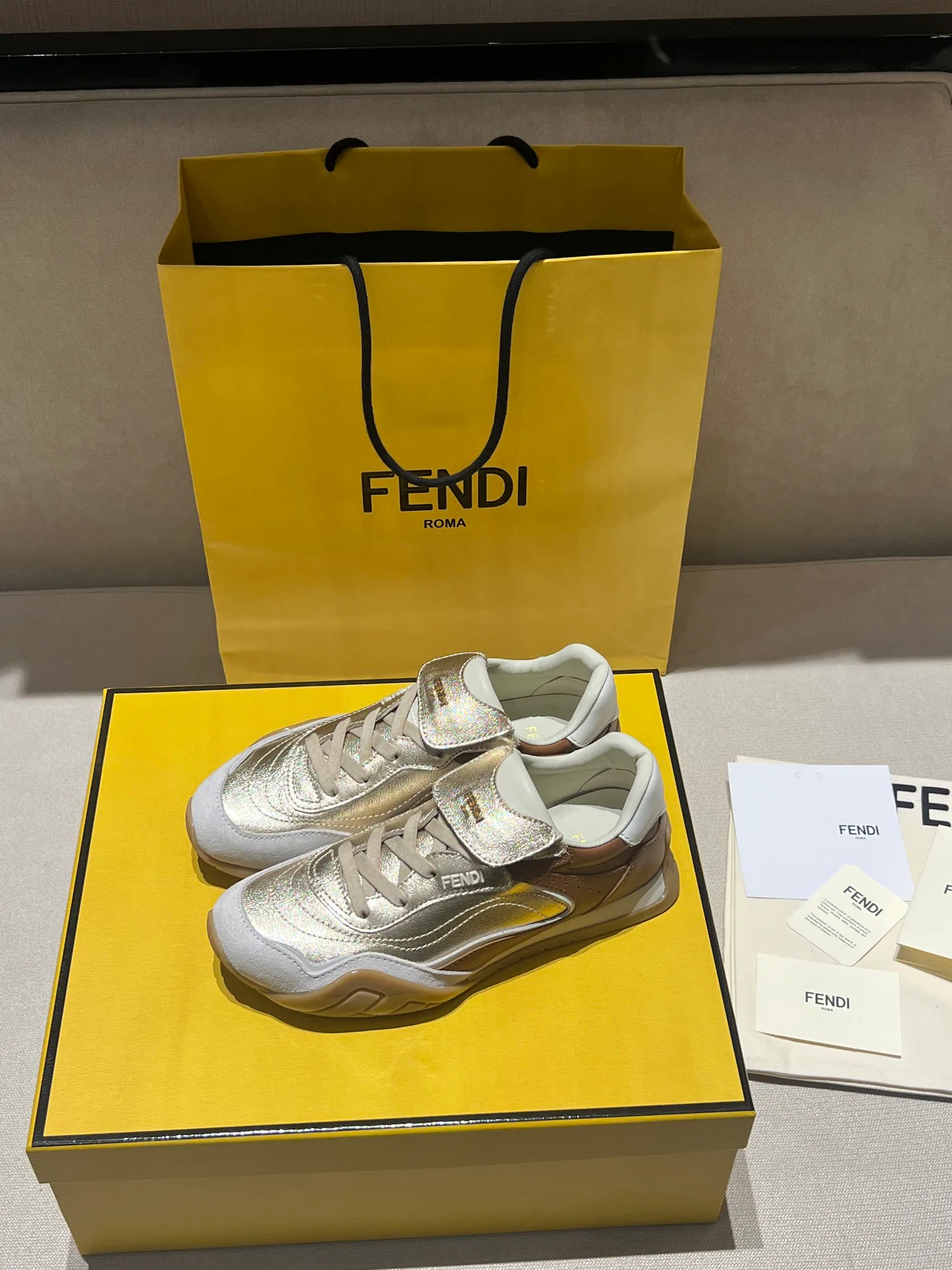 Women's Sneakers FENDI 18020722