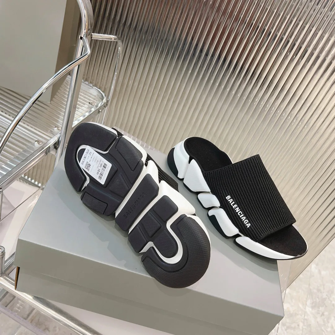 Women's Flip-Flops BALENCIAGA 17182657