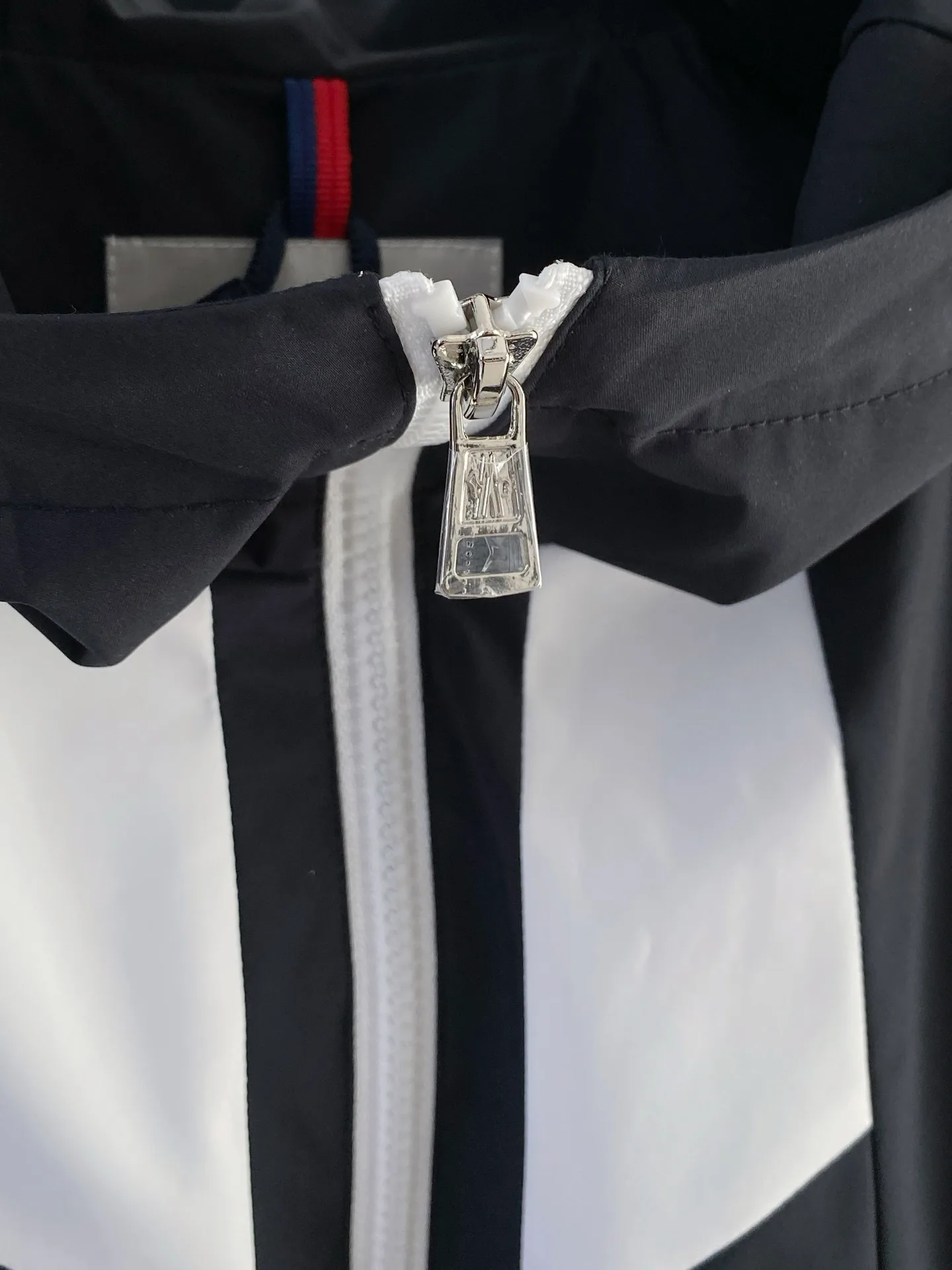 Men's Jackets And Down Jackets MONCLER 17993228