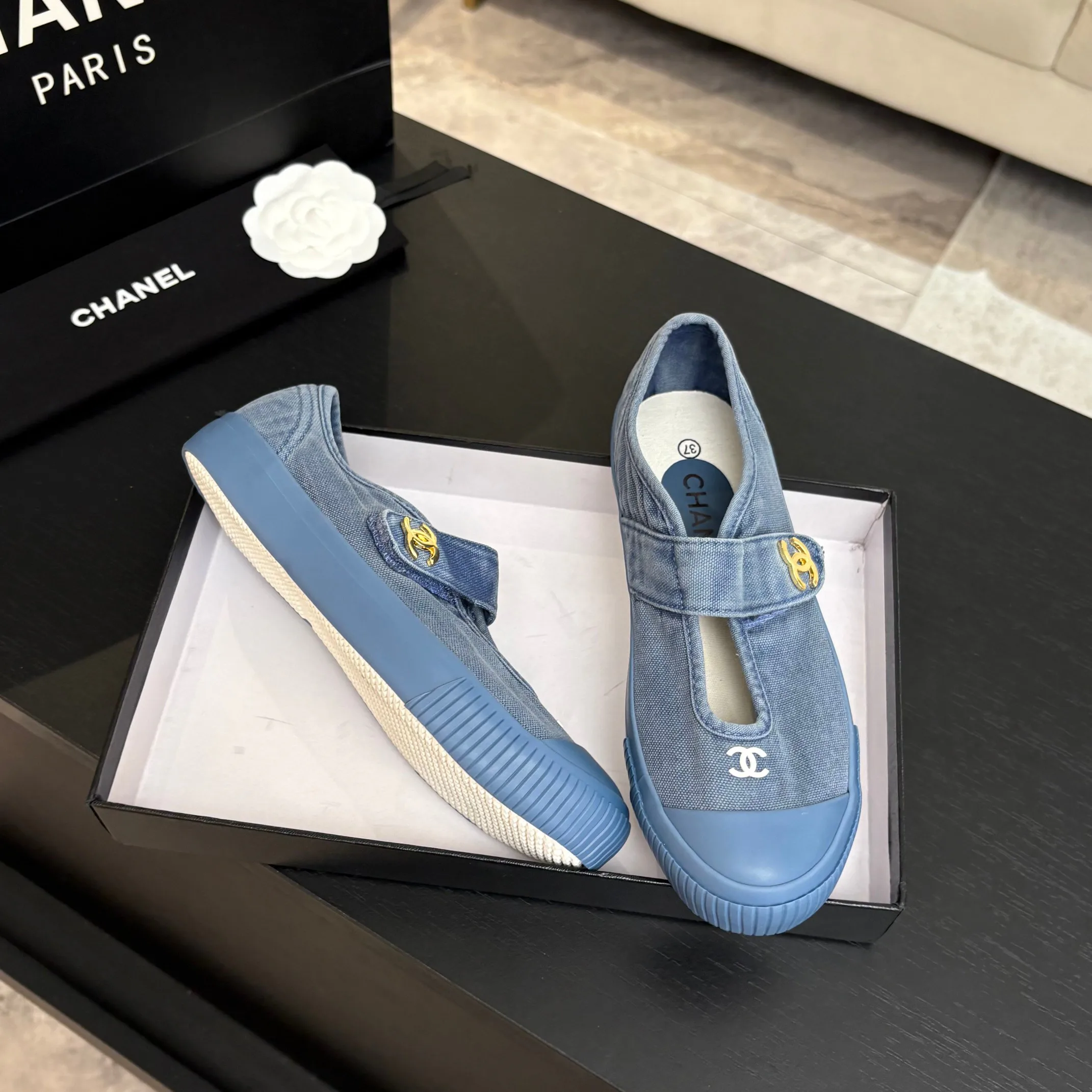 Women's Sneakers CHANEL 18062817