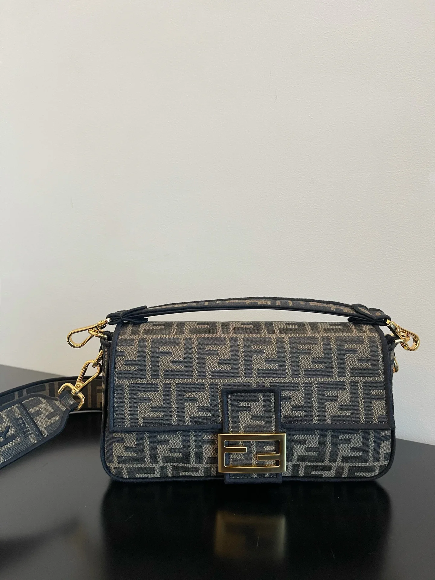 Women's Classic Handbags FENDI 17880627