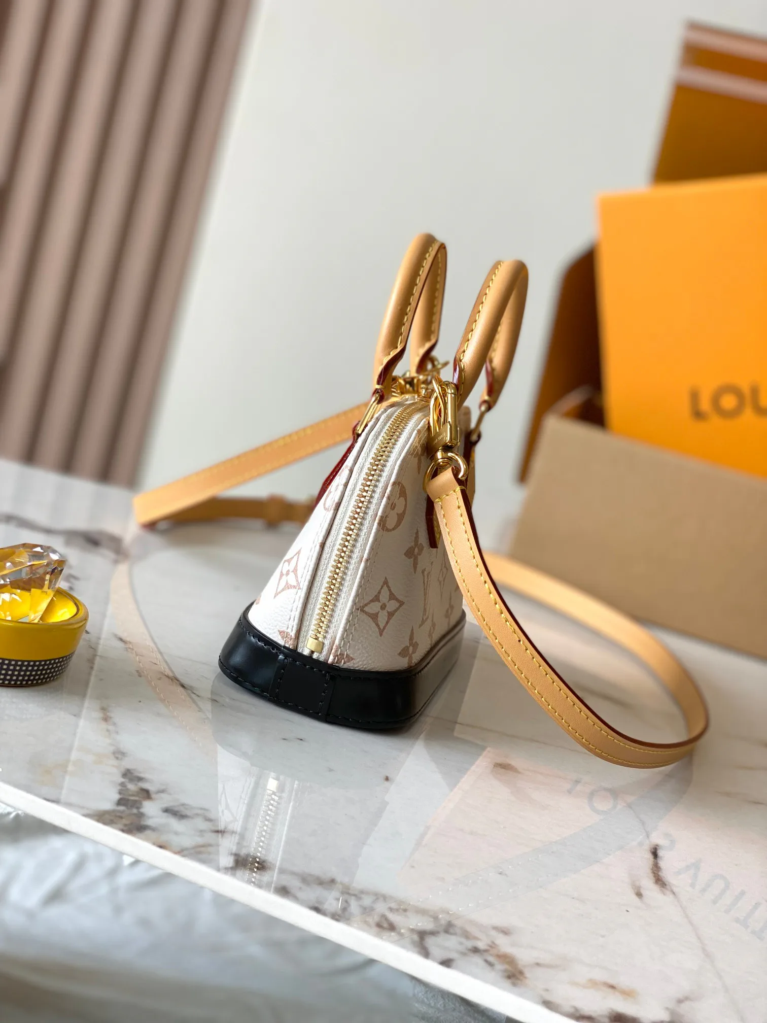 Women's Classic Handbags LOUIS VUITTON 17802528