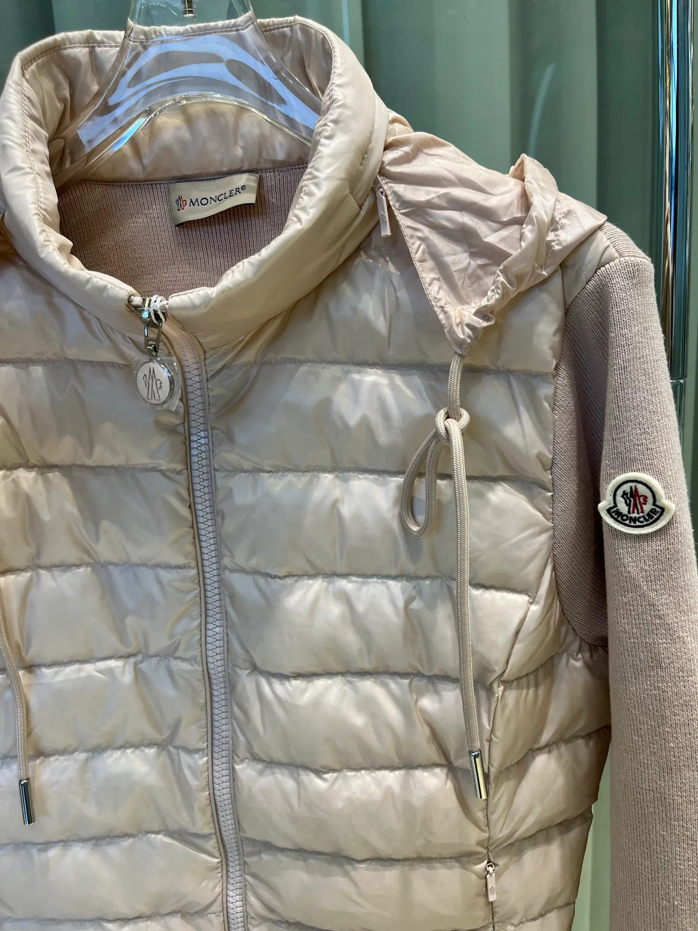 Women's Jackets And Down Jackets MONCLER 18204179