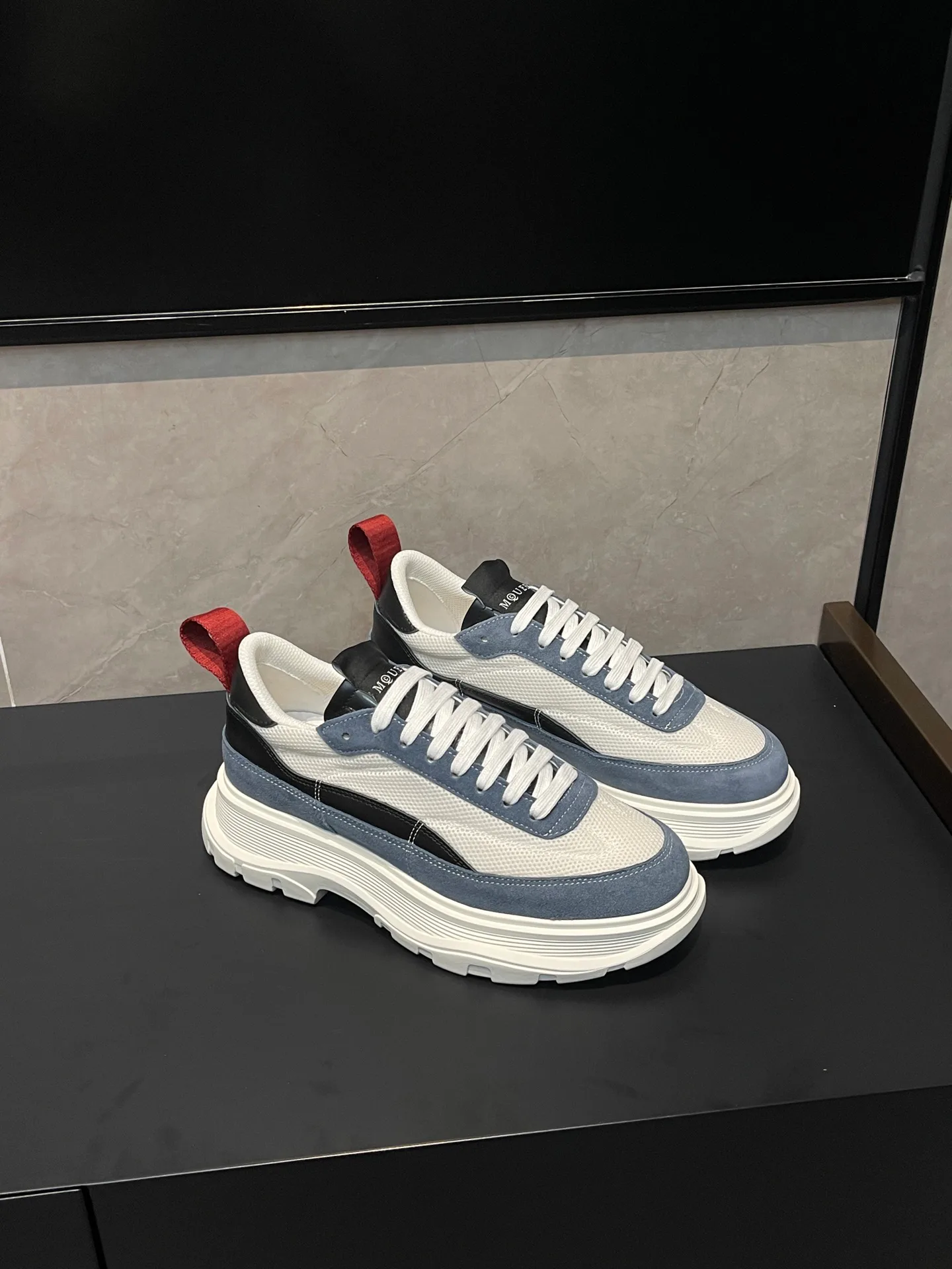 Women's Sneakers ALEXANDER MCQUEEN 18363949